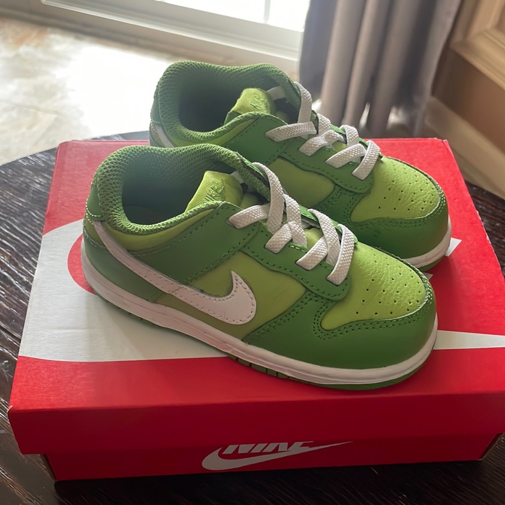 Toddler Nike dunks